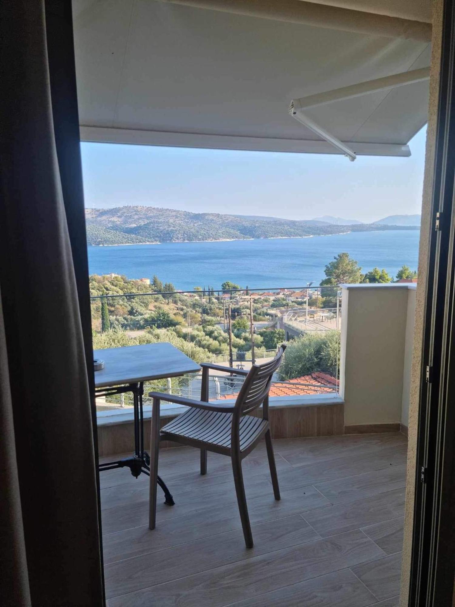 Giannis Village Resort Astakos Bagian luar foto