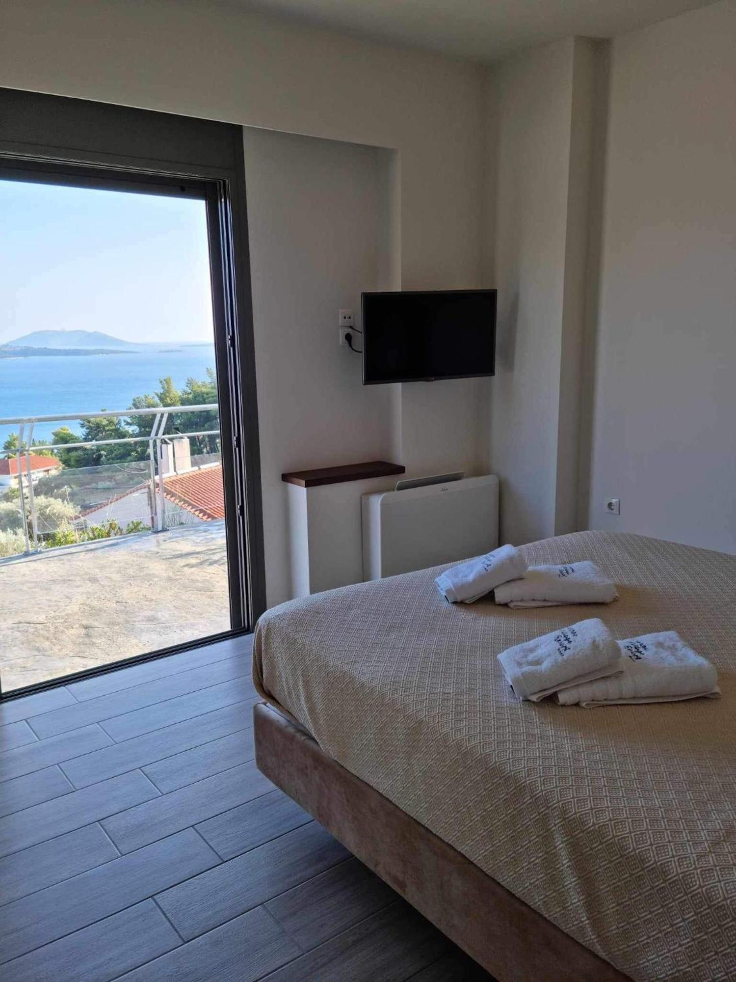 Giannis Village Resort Astakos Bagian luar foto