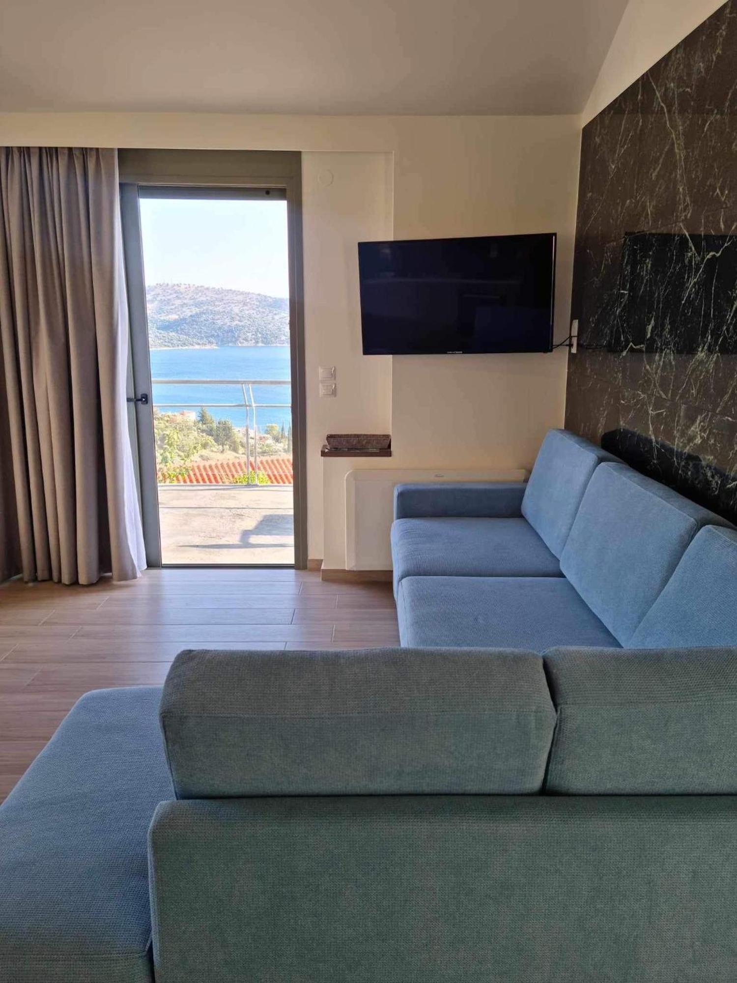 Giannis Village Resort Astakos Bagian luar foto