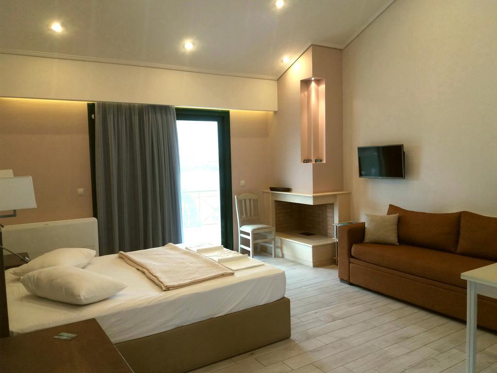 Giannis Village Resort Astakos Bagian luar foto
