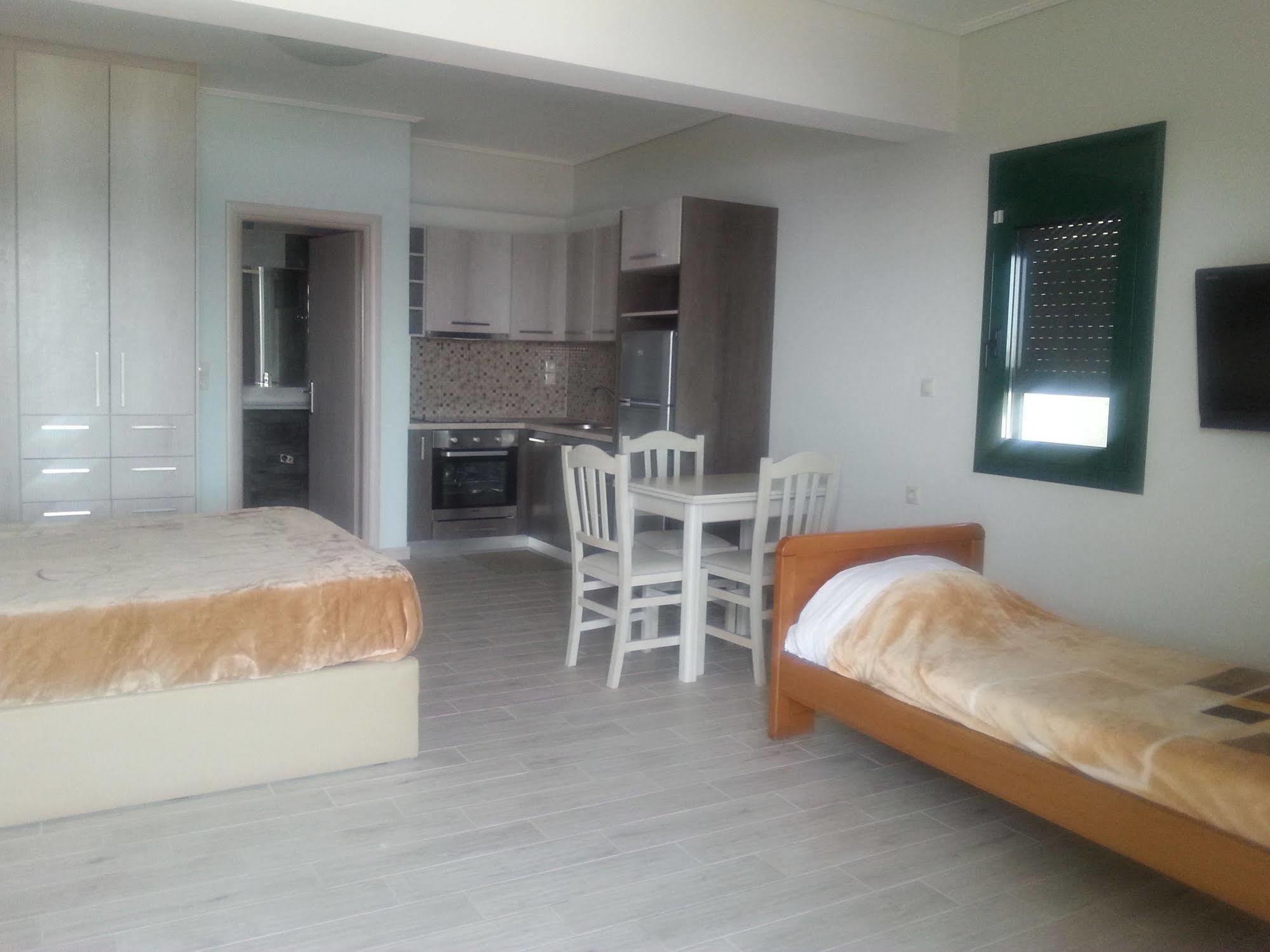 Giannis Village Resort Astakos Bagian luar foto