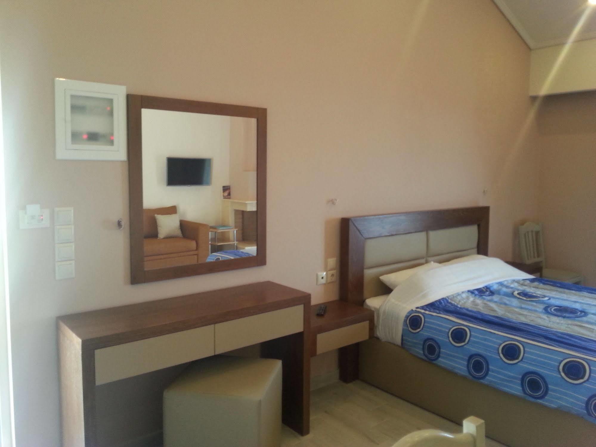 Giannis Village Resort Astakos Bagian luar foto