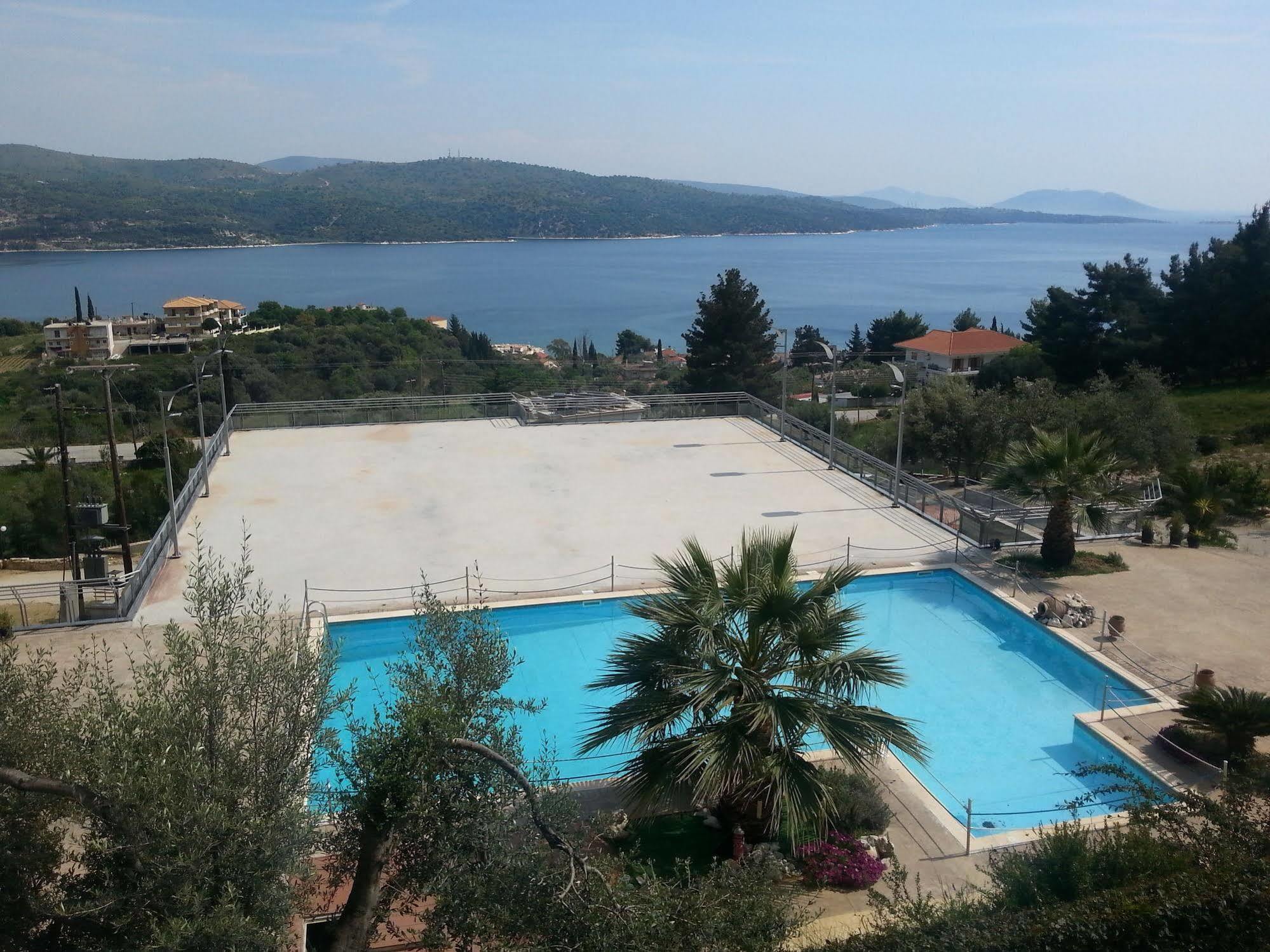 Giannis Village Resort Astakos Bagian luar foto